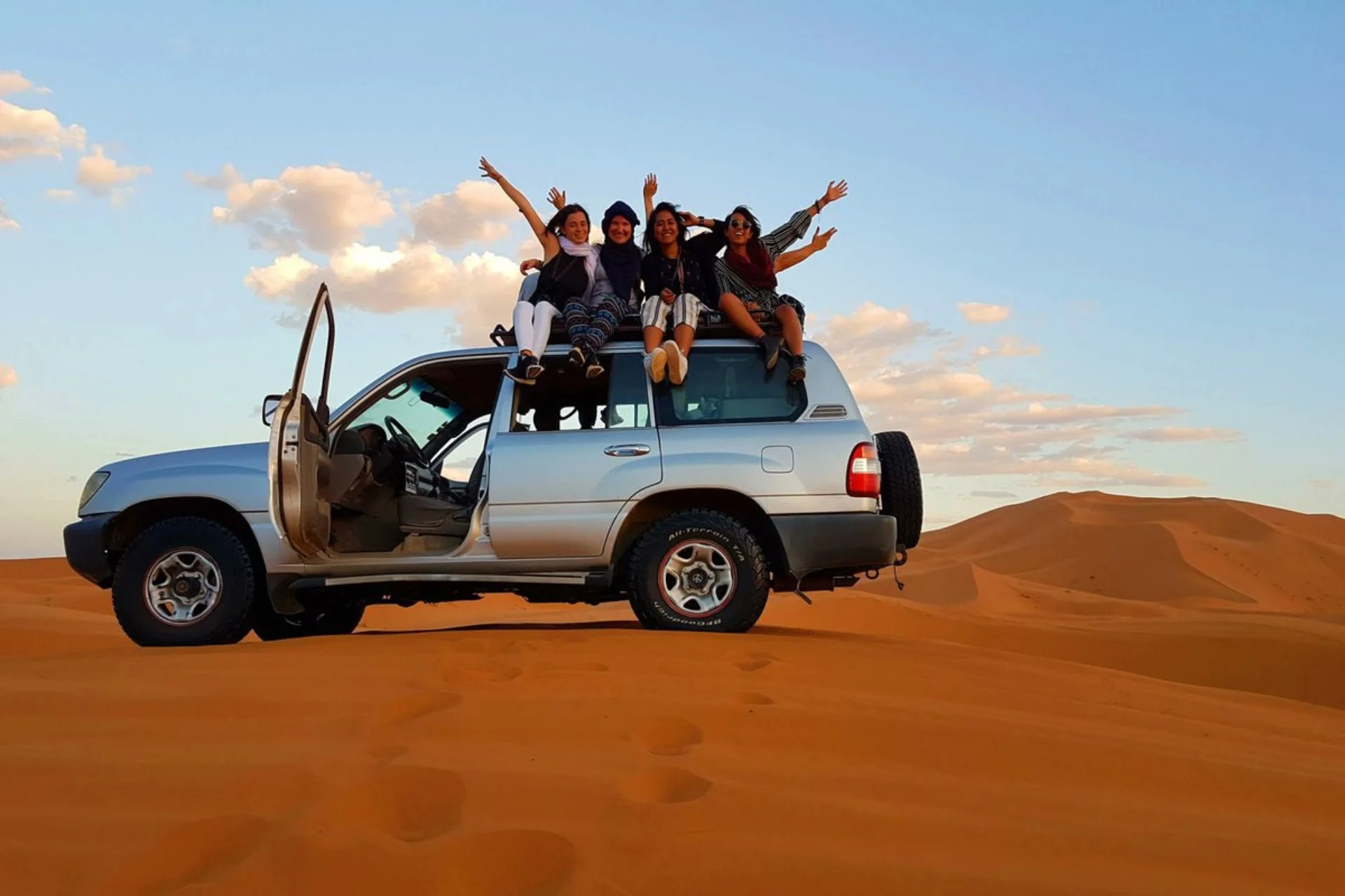 Sunset jeep tour with a night in a desert camp in Merzouga